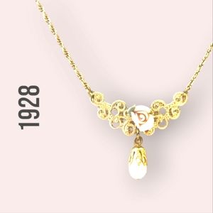 ✨ 1928 | Pink Porcelain Petal Necklace